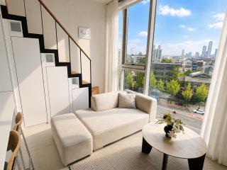 Hapjeong Square Suite 72 - 7
