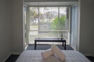Cove Beach Apartment 1 - Coles Bay - 6