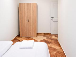 Well-Located 1BR & LR for Long-Stay Friendly - 6