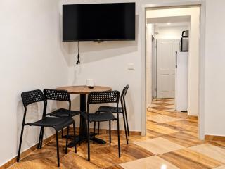 Well-Located 1BR & LR for Long-Stay Friendly - 7