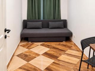 Well-Located 1BR & LR for Long-Stay Friendly - 2