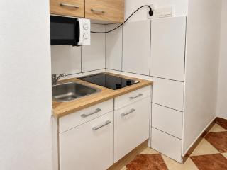 Bright 1-Bedroom Apartment with Spacious Living Room - 4