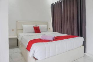 RedDoorz Syariah @ Raya Punten Batu - 1