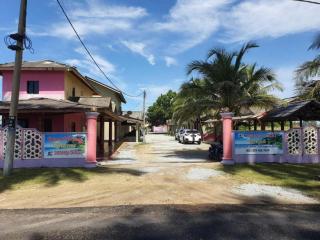OYO 90302 Dimuara Chalet Tok Bali - 3