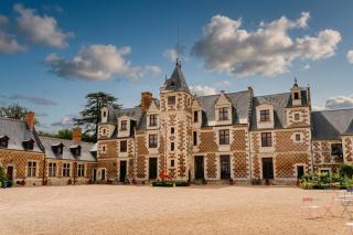 GITE DANINOU; meublé 3 chambres avec terrasse (1er étage du château) , salon et cuisine ouverte - Vouvray - 0