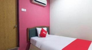 OYO 44100 Hotel Casavilla Petaling Jaya - 2