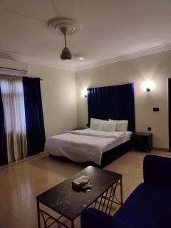 White House Gulshan - 0