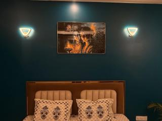 Luxe and Spacious 2BHK Mansarovar Hyatt & Iskcon - 5