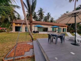 Stunning 3-Bedroom Oasis Villa with Pool and Beach - 6