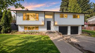 Vancouver 4BR - Games Fenced Yard & Deck - 2