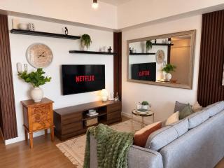 1BR Abreeza Corner with Pool View and Garden Balcony - 6