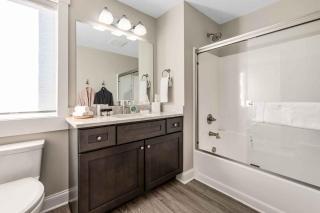 2BDR Lake View 1st Floor Condo steps to Beach 103E - 7