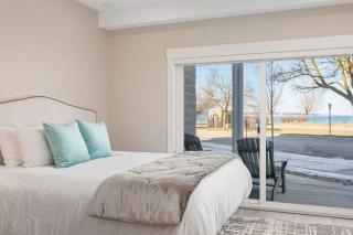 2BDR Lake View 1st Floor Condo steps to Beach 103E - 3