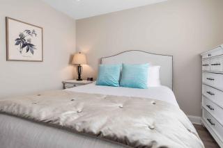 2BDR Lake View 1st Floor Condo steps to Beach 103E - 1