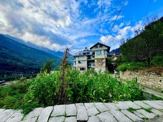 Misfits Hostel & Coworking - 2 Min to Hot Water Spring - 9
