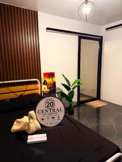 Central Hub Homestay Near Airport - 1