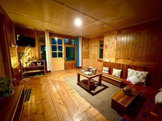 Misfits Hostel & Coworking - 2 Min to Hot Water Spring - 5
