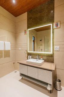 9 Apples A Luxurious Villa with Heated Pool - 6