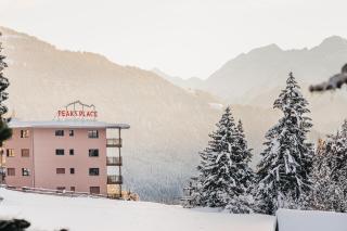 Peaks Place Apartments & SPA - 9