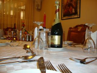 Hennessis Hotel - Nairobi - 1