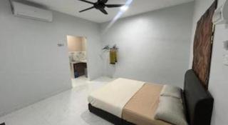 OYO 91220 D Inai Roomstay - 1