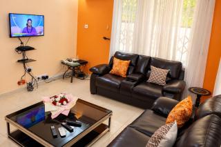 Central Sun-Kissed 1BR 1BT Wi-Fi TV Alpha Haven - 0