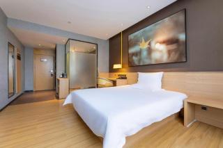 IU Hotel Zhanjiang Haibin Park Seaview Corridor - 4