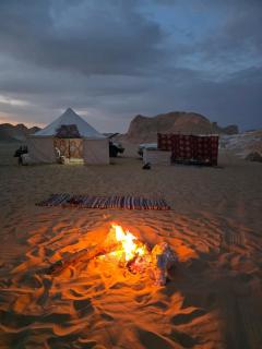 White Desert Safari With Camping - 0