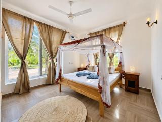 Shirley Boutique Hotel - 1