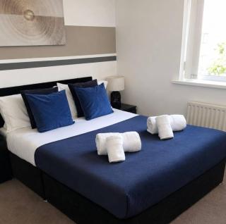 Luxury 4 Bed Hot Tub House - 6