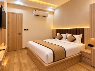 Hotel Akrati Inn Near Prem Mandir - 3
