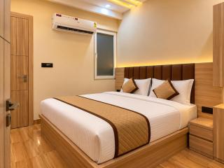 Hotel Akrati Inn Near Prem Mandir - 1
