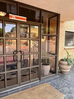 Oyengweni Guest House - 1