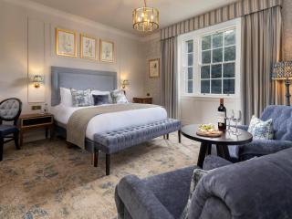 Avalon House Hotel - 4