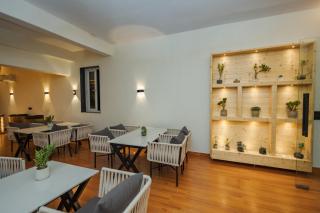 Parkley Inn - 1