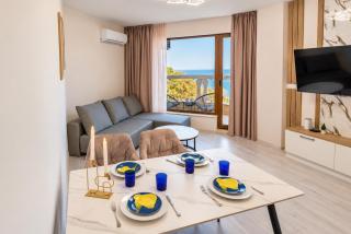 Luxurious beachfront apartment with private beach and panoramic views in La Mer complex - 1