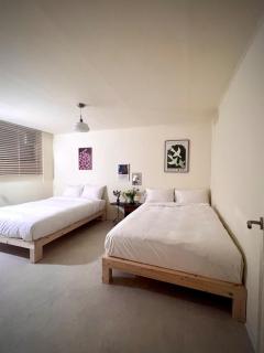 NEW - Private Suite - Best location in Apgujeong, Sinsa, Artistic Premium Accommodation - 4 beds - 5