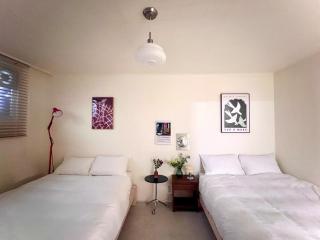 NEW - Private Suite - Best location in Apgujeong, Sinsa, Artistic Premium Accommodation - 4 beds - 4