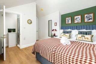 NEW-Stunning 4Bed 3Bath Flat-Harbourside Views-By FabAccommodation - Bristol - 2