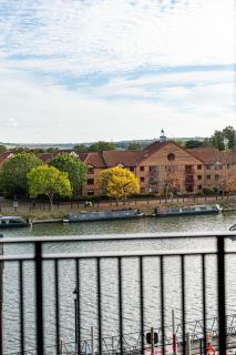 NEW-Stunning 4Bed 3Bath Flat-Harbourside Views-By FabAccommodation - Bristol - 3