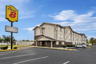 Super 8 by Wyndham New Castle - 6