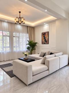 Royal Oaks Residency By KimB - 7