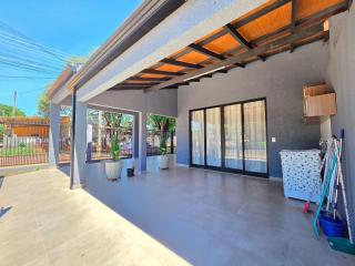 Modern Apt 03 | 1 Suite • 10 min from Attractions - 8