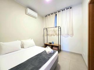 Modern Apt 03 | 1 Suite • 10 min from Attractions - 6