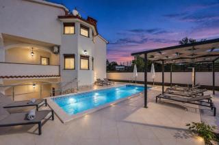 Villa Eufemia near Poreč with large garden and outdoor playground for kids - Poreč - 6