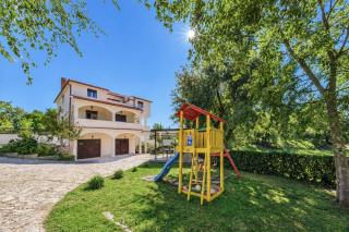 Villa Eufemia near Poreč with large garden and outdoor playground for kids - Poreč - 5