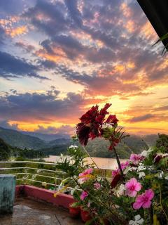 Grand Hotel Begnas & Restaurant - 1
