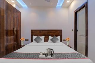 Townhouse Hotel Spotlight - 9
