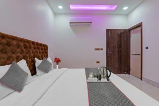 Townhouse Hotel Spotlight - 8