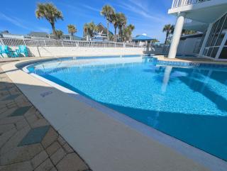 Gulf Balcony - Boutique Comforts & 2 King Suites - 6